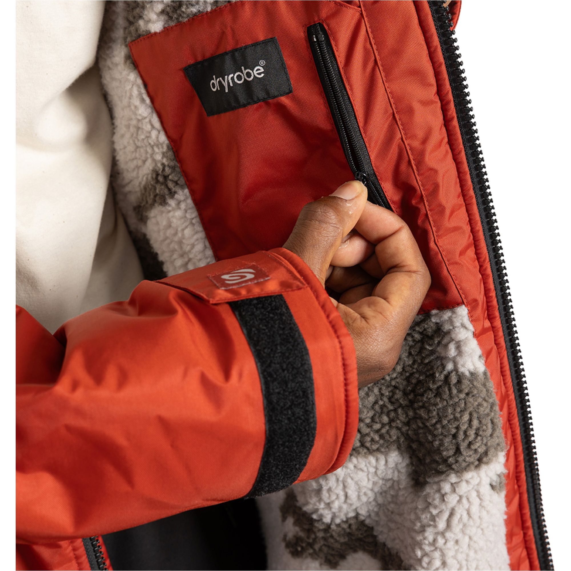 2026 Dryrobe Advance Long Sleeve Changing Robe DALSV3 - Burnt Orange